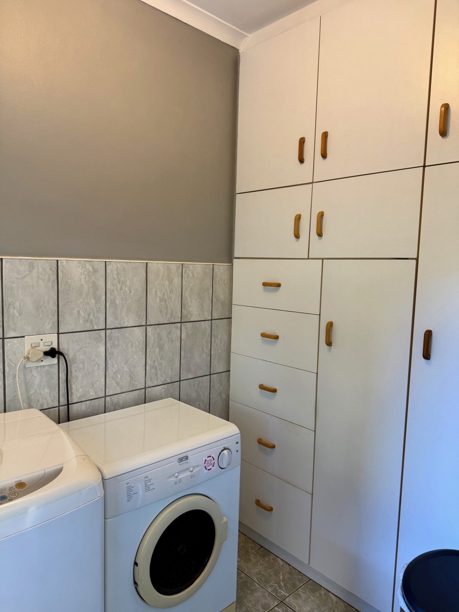 3 Bedroom Property for Sale in Bergzicht Western Cape